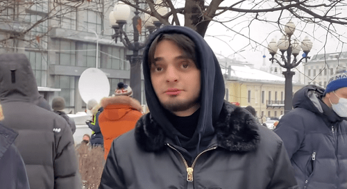 Сайд-Мухаммад Джумаев на акции в поддержку Навального 23 января 2021 года. Кадр видео Anews https://www.youtube.com/watch?v=Xtasot6gdA4 Сайд-Мухаммад Джумаев на акции в поддержку Навального 23 января 2021 года. Кадр видео Anews https://www.youtube.com/watch?v=Xtasot6gdA4