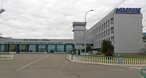 Международный аэропорт Грозного. Фото autocifero https://ru.wikipedia.org/wiki/Грозный_(аэропорт)#/media/Файл:Аэропорт_Грозный.jpg Международный аэропорт Грозного. Фото autocifero https://ru.wikipedia.org/wiki/Грозный_(аэропорт)#/media/Файл:Аэропорт_Грозный.jpg