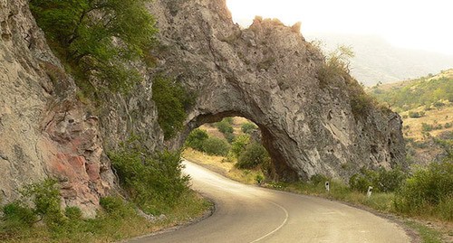 Дорога Горис - Капан. Фото: Yakovlev Sergey https://ru.m.wikipedia.org Дорога Горис - Капан. Фото: Yakovlev Sergey https://ru.m.wikipedia.org