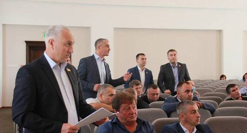 Во время заседания парламента Южной Осетии. Фото: официальный сайт парламента Республики Южная Осетия http://www.parliamentrso.org Во время заседания парламента Южной Осетии. Фото: официальный сайт парламента Республики Южная Осетия http://www.parliamentrso.org