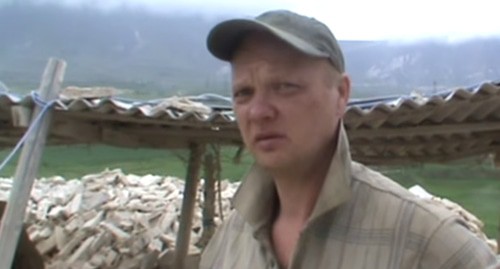 Рабочие цеха по обработке камня близ села Мекеги Левашинского р-на Дагестана. Кадр видео "Кавказского узла" https://www.youtube.com/watch?v=lgKOj3EdMEI Рабочие цеха по обработке камня близ села Мекеги Левашинского р-на Дагестана. Кадр видео "Кавказского узла" https://www.youtube.com/watch?v=lgKOj3EdMEI
