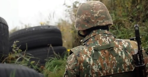 Солдат армянской армии на боевой позиции. Кадр видео пресс-службы МО Армении https://mil.am/hy/news/9921 Солдат армянской армии на боевой позиции. Кадр видео пресс-службы МО Армении https://mil.am/hy/news/9921