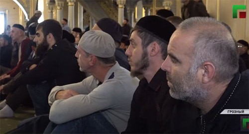 Участники предвыборной акции. Скриншот видео https://www.youtube.com/watch?v=ixIYM8daJ-Y Участники предвыборной акции. Скриншот видео https://www.youtube.com/watch?v=ixIYM8daJ-Y