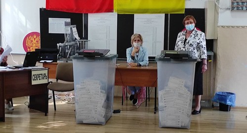 На избирательном участке в Северной Осетии. Фото: Эмма Марзоева для "Кавказского узла" На избирательном участке в Северной Осетии. Фото: Эмма Марзоева для "Кавказского узла"