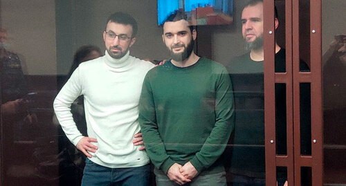 Кемал Тамбиев, Абдулмумин Гаджиев, Абубакар Ризванов в зале суда, 30 сентября. Фото Константина Волгина для "Кавказского узла" Кемал Тамбиев, Абдулмумин Гаджиев, Абубакар Ризванов в зале суда, 30 сентября. Фото Константина Волгина для "Кавказского узла"