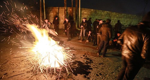 Протестные выступления в поселке Нардаран. 26 ноября 2015 г. Фото Азиза Каримова для "Кавказского узла" Протестные выступления в поселке Нардаран. 26 ноября 2015 г. Фото Азиза Каримова для "Кавказского узла"