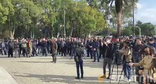 Акция протеста в Сухуме. 4 ноября 2021 года. Кадр видео t.me/SputnikAbkhazia
/6117 Акция протеста в Сухуме. 4 ноября 2021 года. Кадр видео t.me/SputnikAbkhazia
/6117