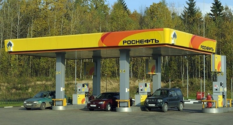Заправка "Роснефть". Фото пресс-службы компании "Роснефть" Заправка "Роснефть". Фото пресс-службы компании "Роснефть"