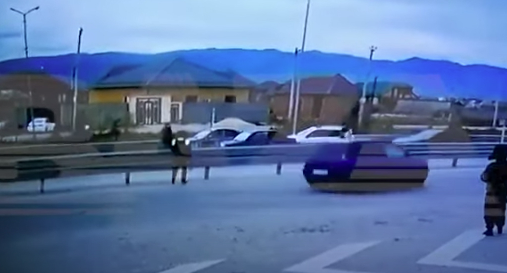 Кадры с место происшествия. Кадр видео ММА КОРОТКО https://www.youtube.com/watch?v=IiFV_bUSM98 Кадры с место происшествия. Кадр видео ММА КОРОТКО https://www.youtube.com/watch?v=IiFV_bUSM98