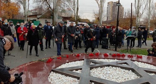 Памятный знак жертвам Холокоста. Фото Вячеслава Ященко для "Кавказского узла" Памятный знак жертвам Холокоста. Фото Вячеслава Ященко для "Кавказского узла"