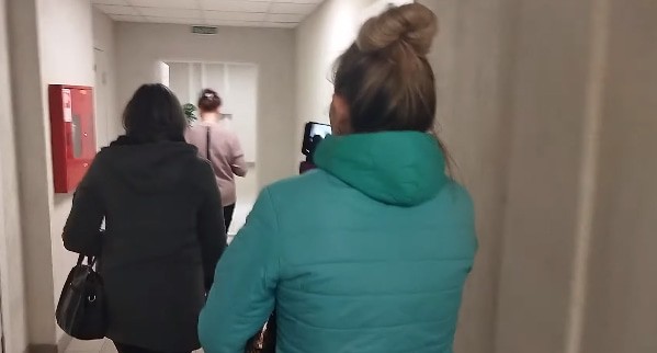 Стихийная акция в здании Роспотребнадзора. Скриншот видео "Все в наших руках!" https://www.youtube.com/watch?v=pVgKoDfuyCU Стихийная акция в здании Роспотребнадзора. Скриншот видео "Все в наших руках!" https://www.youtube.com/watch?v=pVgKoDfuyCU