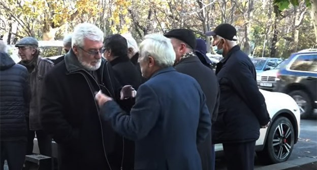 Участники акции протестов. Ереван, 2 декабря 2021 г. Скриншот видео "NEWS AM" https://www.youtube.com/watch?v=xyLrH3gt9mA Участники акции протестов. Ереван, 2 декабря 2021 г. Скриншот видео "NEWS AM" https://www.youtube.com/watch?v=xyLrH3gt9mA