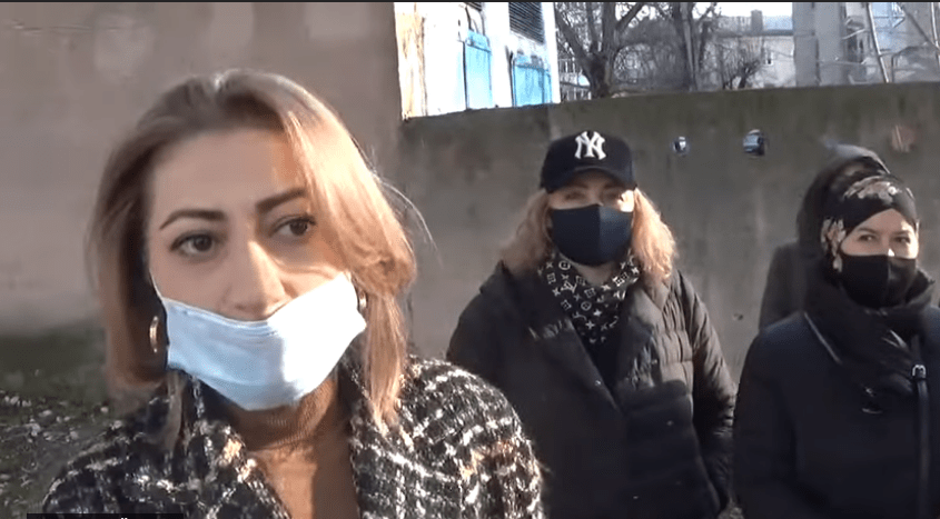 Кадр из видеообращения онкобольных жителей Кабардино-Балкарии к главе республики. Скрин с видео https://www.youtube.com/watch?v=PVN2nmtchaU Кадр из видеообращения онкобольных жителей Кабардино-Балкарии к главе республики. Скрин с видео https://www.youtube.com/watch?v=PVN2nmtchaU