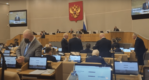 Перед принятием законопроекта о qr-кодах в общественных местах в Госдуме 16 декабря 2021 года. Фото: стоп-кадр видео - https://youtu.be/4kdaELPifGY?t=7 Перед принятием законопроекта о qr-кодах в общественных местах в Госдуме 16 декабря 2021 года. Фото: стоп-кадр видео - https://youtu.be/4kdaELPifGY?t=7