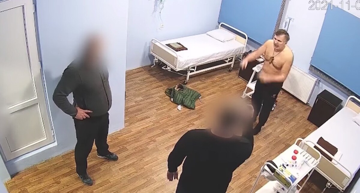 Кадр видеозаписи третьего президента Грузии Михаила Саакашвили в кабинете тюремной больницы. Кадр видео: Специальная пенитенциарная служба Грузии https://www.facebook.com/watch/?v=1061505497963689&ref=sharing Кадр видеозаписи третьего президента Грузии Михаила Саакашвили в кабинете тюремной больницы. Кадр видео: Специальная пенитенциарная служба Грузии https://www.facebook.com/watch/?v=1061505497963689&ref=sharing