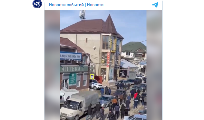 Акция протеста жителей Левашинского района. Скриншот кадра видео в Telegram-канале Sobytiya.news. https://t.me/sobytiyanews/6524 Акция протеста жителей Левашинского района. Скриншот кадра видео в Telegram-канале Sobytiya.news. https://t.me/sobytiyanews/6524
