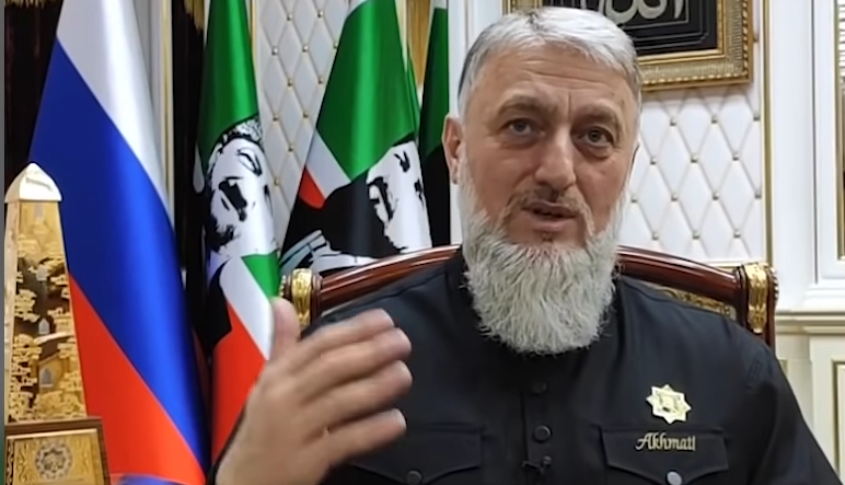 Адам Делимханов. Кадр видеосюжета ЧГТРК "Грозный"
www.youtube.com/watch?v=Snle8DbcKWs Адам Делимханов. Кадр видеосюжета ЧГТРК "Грозный"
www.youtube.com/watch?v=Snle8DbcKWs