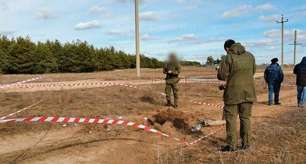 След от снаряда на территории Ростовской области по версии ФСБ. Фото: официальный сайт Следственного комитета РФ sledcom.ru
