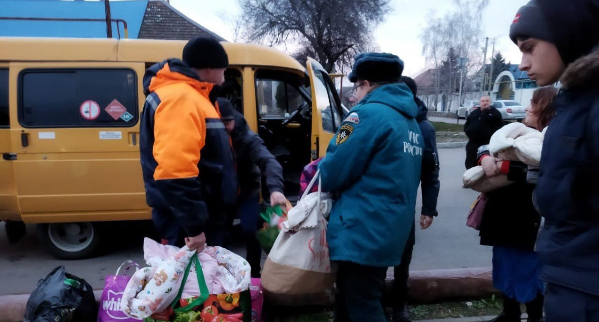 Беженцы в Ростовской области Фото: пресс-службы МЧС Ставрополья Беженцы в Ростовской области Фото: пресс-службы МЧС Ставрополья