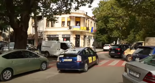 Центр помощи украинским беженцам в Батуми. Фото: стоп-кадр видео - https://youtu.be/fkskHJVNf3A Центр помощи украинским беженцам в Батуми. Фото: стоп-кадр видео - https://youtu.be/fkskHJVNf3A