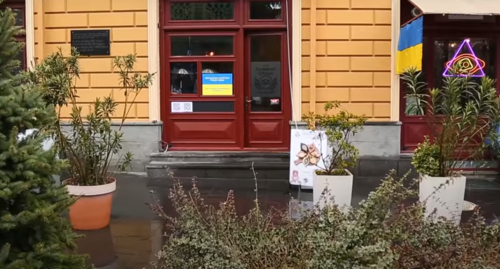 Радиокафе в центре Тбилиси стало стихийным центром сбора гуманитарной помощи. Фото: стоп-кадр видео - https://youtu.be/duLCp4Ig1QA?t=21 Радиокафе в центре Тбилиси стало стихийным центром сбора гуманитарной помощи. Фото: стоп-кадр видео - https://youtu.be/duLCp4Ig1QA?t=21