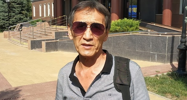 Валерий Бадмаев, фото: Бадма Бюрчиев для "Кавказского узла" Валерий Бадмаев, фото: Бадма Бюрчиев для "Кавказского узла"