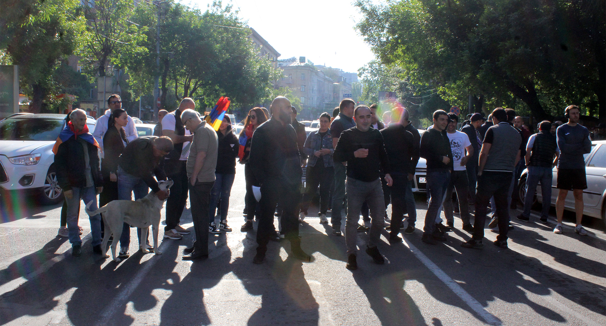Участники протестной акции в Ереване. Фото Тиграна Петросяна для "Кавказского узла" Участники протестной акции в Ереване. Фото Тиграна Петросяна для "Кавказского узла"