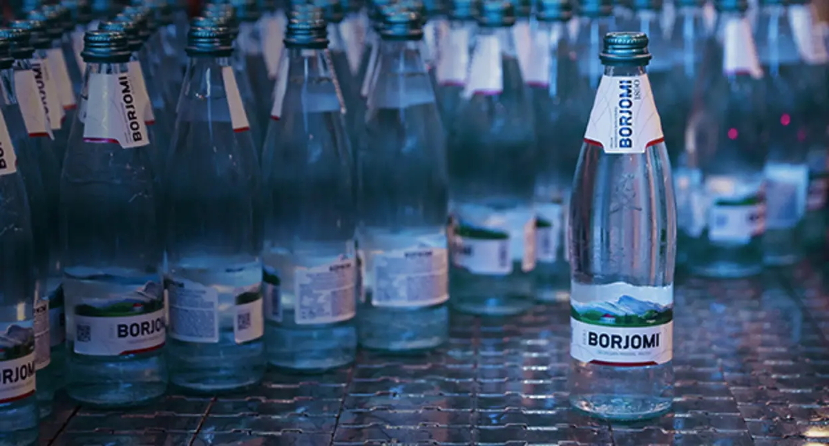 Производство "Боржоми". Фото: официальный сайт https://www.borjomi.com/int_ru/water/ Производство "Боржоми". Фото: официальный сайт https://www.borjomi.com/int_ru/water/