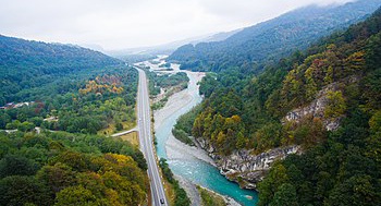 Транскам. Фото Александр Божков https://ru.wikipedia.org/wiki/Транскавказская_автомагистраль Транскам. Фото Александр Божков https://ru.wikipedia.org/wiki/Транскавказская_автомагистраль
