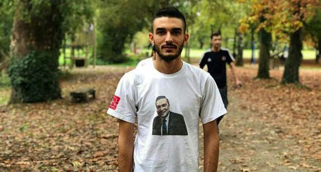 Блогер Мухаммад Мирзали. Скриншот http://www.massa.az/news/az/4998/arestovan-zyat-blogera-kotoryj-nahoditsya-v-politemigracii Блогер Мухаммад Мирзали. Скриншот http://www.massa.az/news/az/4998/arestovan-zyat-blogera-kotoryj-nahoditsya-v-politemigracii
