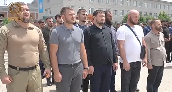 Бойцы батальона "Запад-Ахмат". Кадр видео канала Р.Кадырова вконтакте https://vk.com/wall-209430239_7576 Бойцы батальона "Запад-Ахмат". Кадр видео канала Р.Кадырова вконтакте https://vk.com/wall-209430239_7576