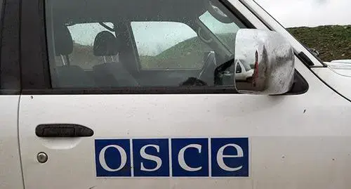 Автомобиль ОБСЕ в Нагорном Карабахе. Фото Алвард Григорян для "Кавказского узла" Автомобиль ОБСЕ в Нагорном Карабахе. Фото Алвард Григорян для "Кавказского узла"