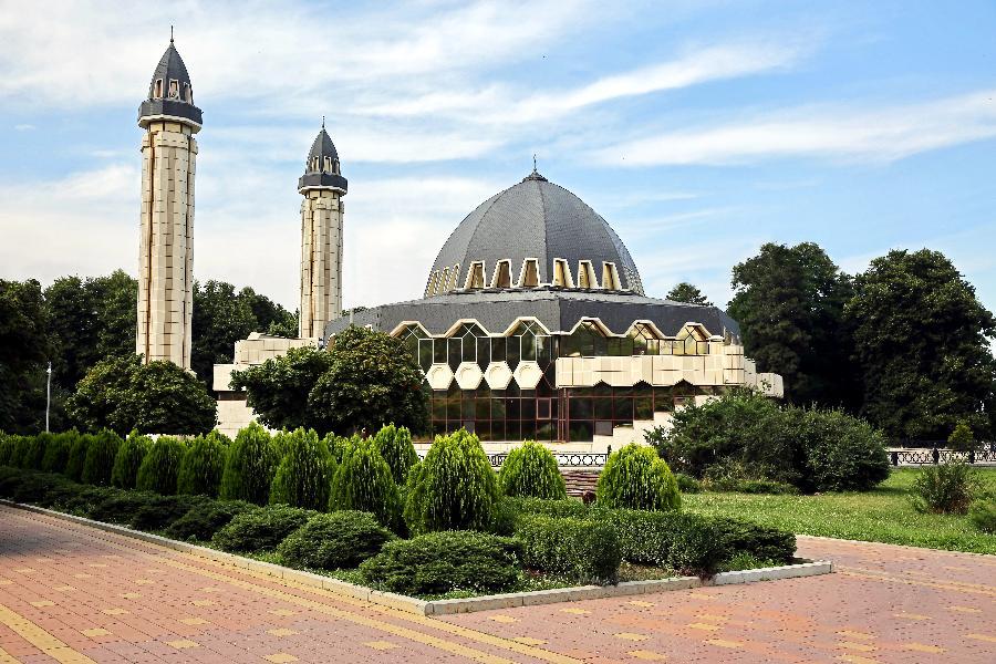 Центральная мечеть Нальчика. Фото: пресс-служба главы Кабардино-Балкарии https://t.me/Kokov_Kazbek/680 Центральная мечеть Нальчика. Фото: пресс-служба главы Кабардино-Балкарии https://t.me/Kokov_Kazbek/680