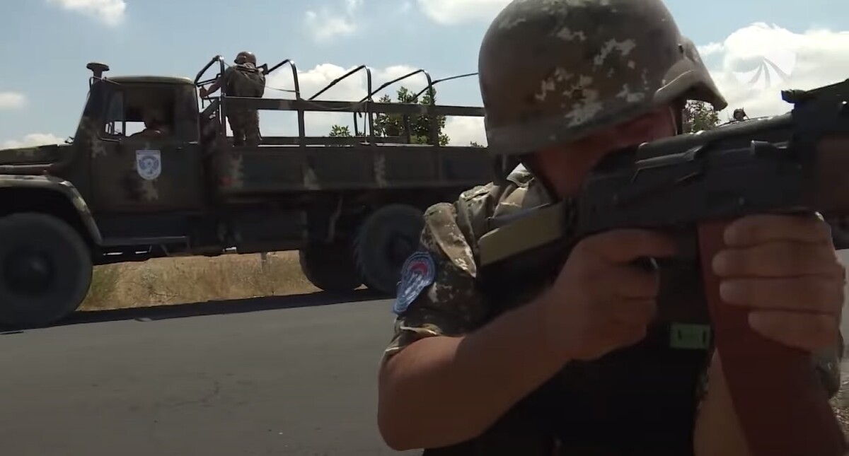 Военнослужащие Минобороны Армении на учениях. Стопкадр из видео https://www.youtube.com/watch?v=r_rLtLPmGnQ&t=1495s Военнослужащие Минобороны Армении на учениях. Стопкадр из видео https://www.youtube.com/watch?v=r_rLtLPmGnQ&t=1495s