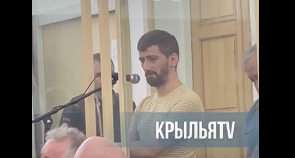 Вадим Чельдиев в зале суда 07.07.2022. Кадр видео E-Osetia https://www.youtube.com/watch?v=bGNdzRA_1tw Вадим Чельдиев в зале суда 07.07.2022. Кадр видео E-Osetia https://www.youtube.com/watch?v=bGNdzRA_1tw