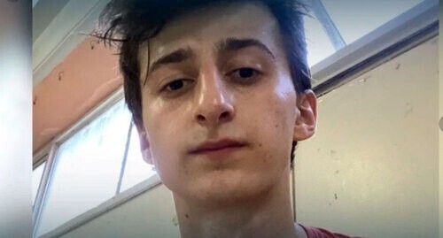 Салман Тепсуркаев. Стоп-кадр видео https://www.instagram.com/p/CFFm8A6Cwtn/ Салман Тепсуркаев. Стоп-кадр видео https://www.instagram.com/p/CFFm8A6Cwtn/