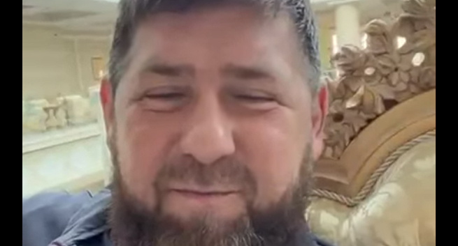Рамзан Кадыров. Кадр видео обращения Р. Кадырова об уходе в бессрочный отпускhttps://vk.com/kadyrov_ramzan_ahmatovich Рамзан Кадыров. Кадр видео обращения Р. Кадырова об уходе в бессрочный отпускhttps://vk.com/kadyrov_ramzan_ahmatovich