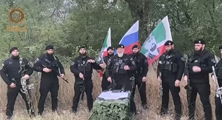 Адам Делимханов на Украине и чеченские бойцы. Фото https://t.me/RKadyrov_95/2813 Адам Делимханов на Украине и чеченские бойцы. Фото https://t.me/RKadyrov_95/2813