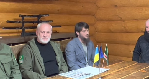 Ахмед Закаев и Рустам Ажиев. Кадр видео www.youtube.com/watch?v=LKgWmxIu_rI Ахмед Закаев и Рустам Ажиев. Кадр видео www.youtube.com/watch?v=LKgWmxIu_rI