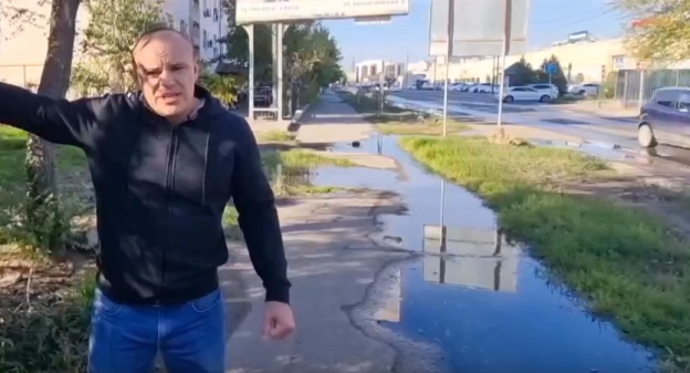 Местный житель показывает текущую по улице канализацию, стоп-каж=др видео https://vk.com/wall-132030591_1084294?z=video-132030591_456252190%2F287783884185f0b5ea%2Fpl_post_-132030591_1084314 Местный житель показывает текущую по улице канализацию, стоп-каж=др видео https://vk.com/wall-132030591_1084294?z=video-132030591_456252190%2F287783884185f0b5ea%2Fpl_post_-132030591_1084314