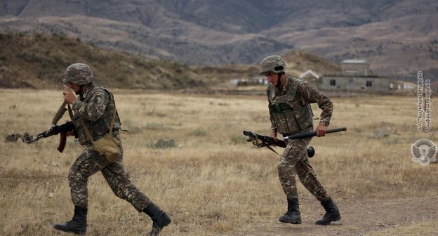 Военнослужащие МО Армении. Фото: пресс-служба МО Армении http://www.mil.am/hy/news/7054 Военнослужащие МО Армении. Фото: пресс-служба МО Армении http://www.mil.am/hy/news/7054