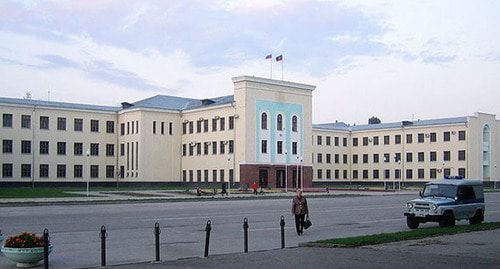 Дом правительства Карачаево-Черкесии. Фото: Irene_Z at Flickr.Com. Фото Юга.ру Дом правительства Карачаево-Черкесии. Фото: Irene_Z at Flickr.Com. Фото Юга.ру