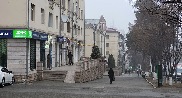 Жители Степанакерта на улицах города. 21 декабря 2022 г. Фото Алвард Григорян для "Кавказского узла" Жители Степанакерта на улицах города. 21 декабря 2022 г. Фото Алвард Григорян для "Кавказского узла"