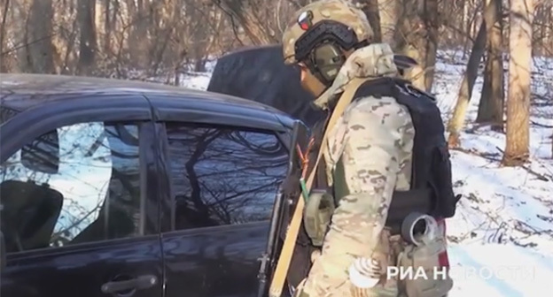 Кадр видео с места перестрелки под Нальчиком. Скриншот https://ria.ru/20221228/boeviki-1841850658.html Кадр видео с места перестрелки под Нальчиком. Скриншот https://ria.ru/20221228/boeviki-1841850658.html