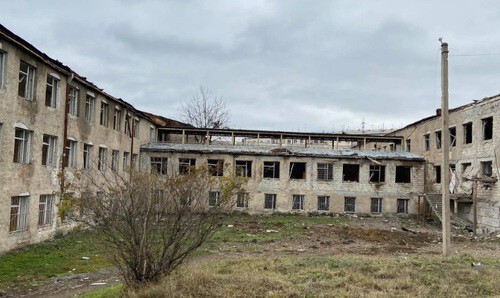Степанакертская школа №10, поврежденная во время обстрелов. Декабрь 2020 года. Фото Алвард Григорян для "Кавказского узла" Степанакертская школа №10, поврежденная во время обстрелов. Декабрь 2020 года. Фото Алвард Григорян для "Кавказского узла"