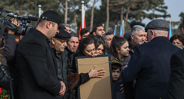 Церемония прощания с погибшим Орханом Аскеровым. Фото Азиза Каримова для "Кавказского узла" Церемония прощания с погибшим Орханом Аскеровым. Фото Азиза Каримова для "Кавказского узла"