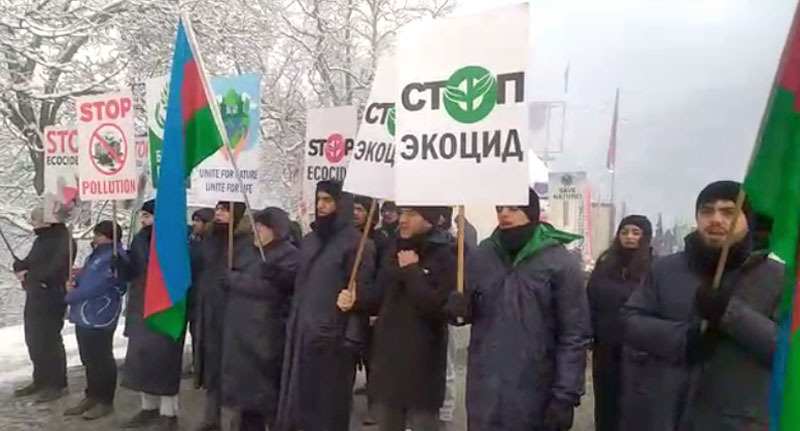 Участники блокады Лачинского коридора. Стоп-кадр видео https://apa.az/ru/sotsium/akciya-na-doroge-lacin-xankendi-prodolzaetsya-uze-56-i-den-foto-video-509619 Участники блокады Лачинского коридора. Стоп-кадр видео https://apa.az/ru/sotsium/akciya-na-doroge-lacin-xankendi-prodolzaetsya-uze-56-i-den-foto-video-509619