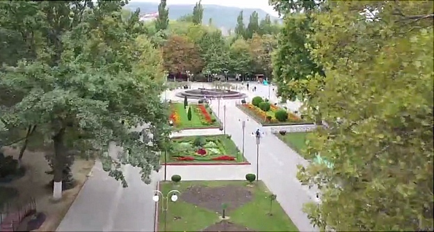 Парк в Махачкале. Кадр видео из телеграм-канала Ризвана Газимагомедова https://t.me/rizvangazimagomedov/1162 Парк в Махачкале. Кадр видео из телеграм-канала Ризвана Газимагомедова https://t.me/rizvangazimagomedov/1162