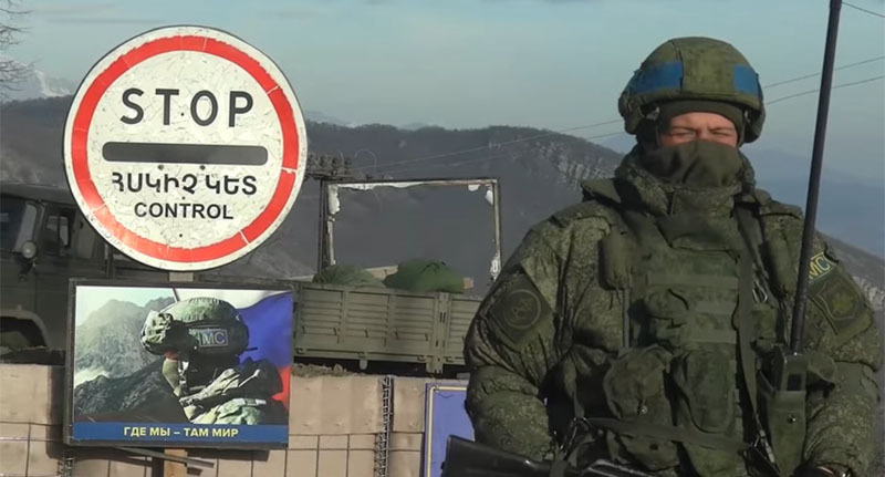 Российский миротворец в Нагорном Карабахе. Стоп-кадр из видео https://www.youtube.com/watch?v=BxMwbZXteoI Российский миротворец в Нагорном Карабахе. Стоп-кадр из видео https://www.youtube.com/watch?v=BxMwbZXteoI