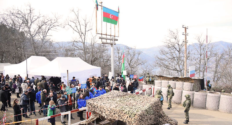 Заблокированный Лачинский коридор. Фото: https://mediamax.am/ru/news/karabakh/49726/ Заблокированный Лачинский коридор. Фото: https://mediamax.am/ru/news/karabakh/49726/